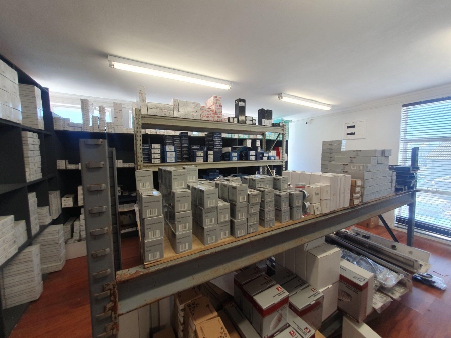 To Let commercial Property for Rent in Paarden Eiland Western Cape